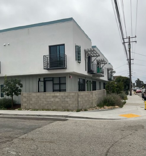 186 Bell Way &mdash; street view of the building